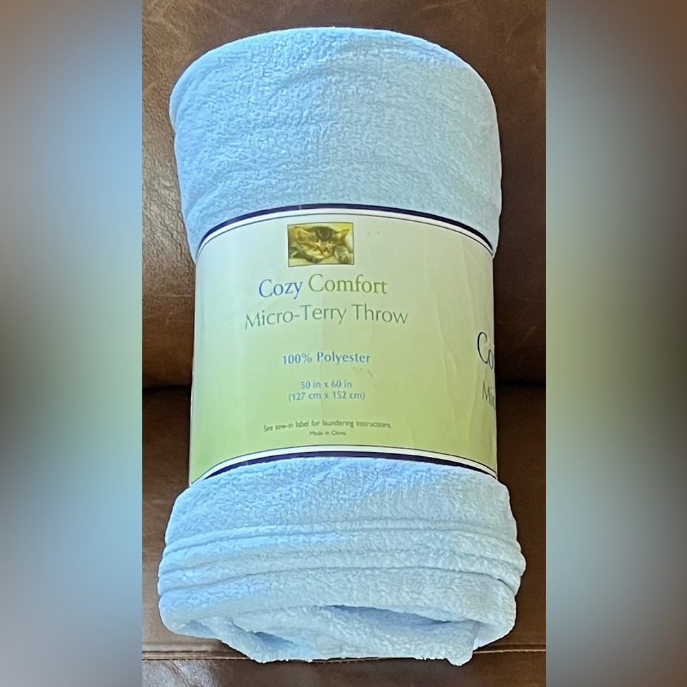 Cozy Comfort Light Blue Micro-Terry Throw 50"X60". NEW
